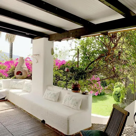 Amazing With Stunning Outdoor Space & Views בית נופש מארבלה